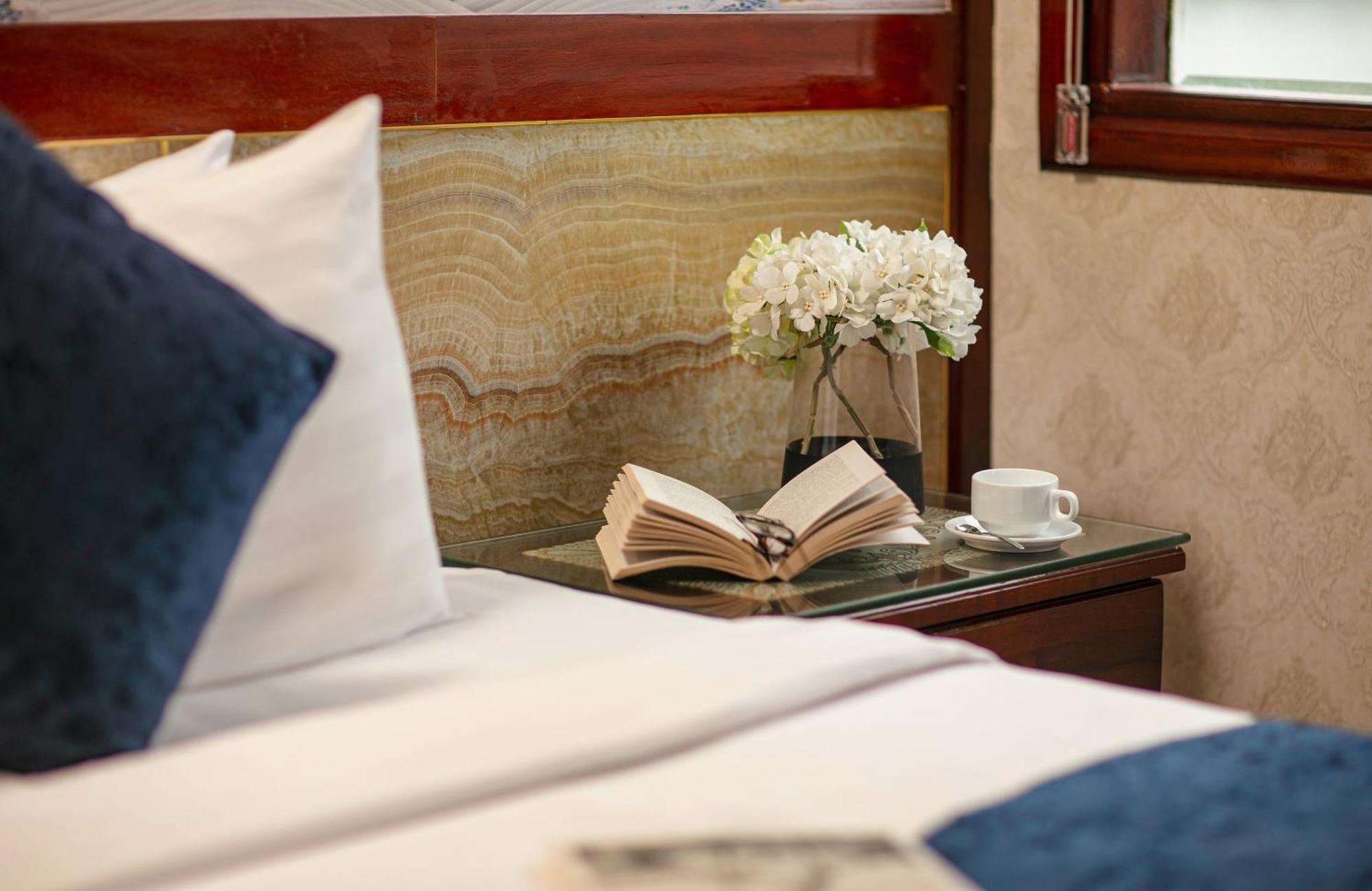 Hotel Fantasea Imperial Cruise Ha Long Exterior foto