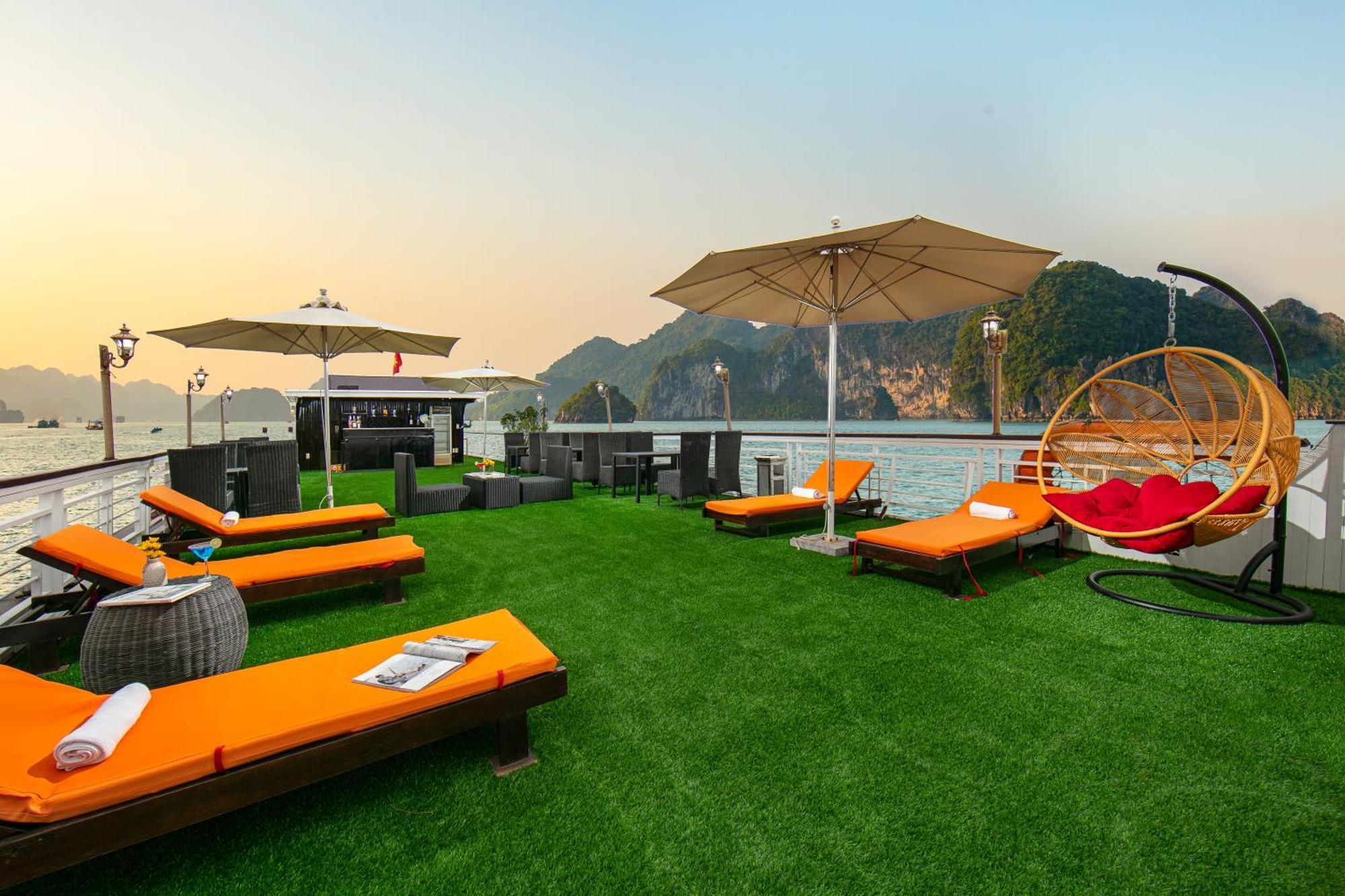 Hotel Fantasea Imperial Cruise Ha Long Exterior foto
