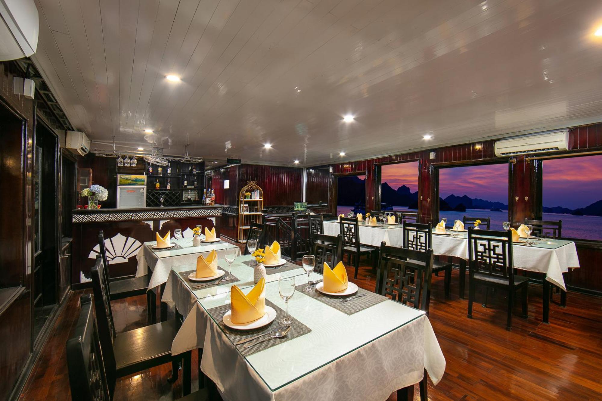 Hotel Fantasea Imperial Cruise Ha Long Exterior foto