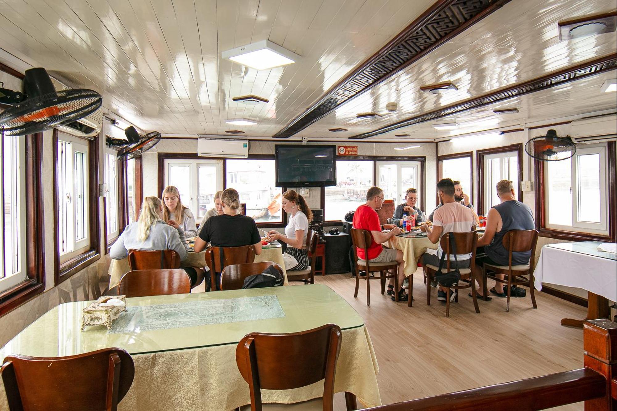 Hotel Fantasea Imperial Cruise Ha Long Exterior foto