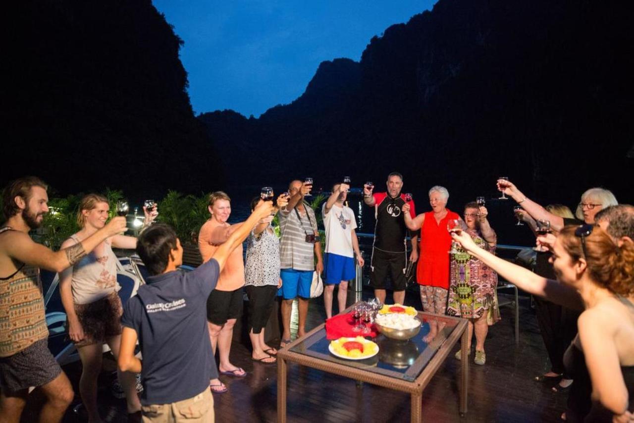 Hotel Fantasea Imperial Cruise Ha Long Exterior foto
