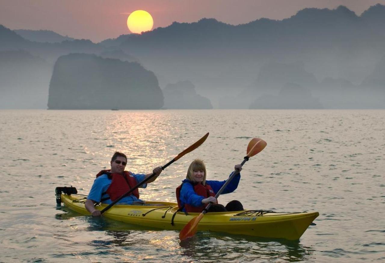 Hotel Fantasea Imperial Cruise Ha Long Exterior foto